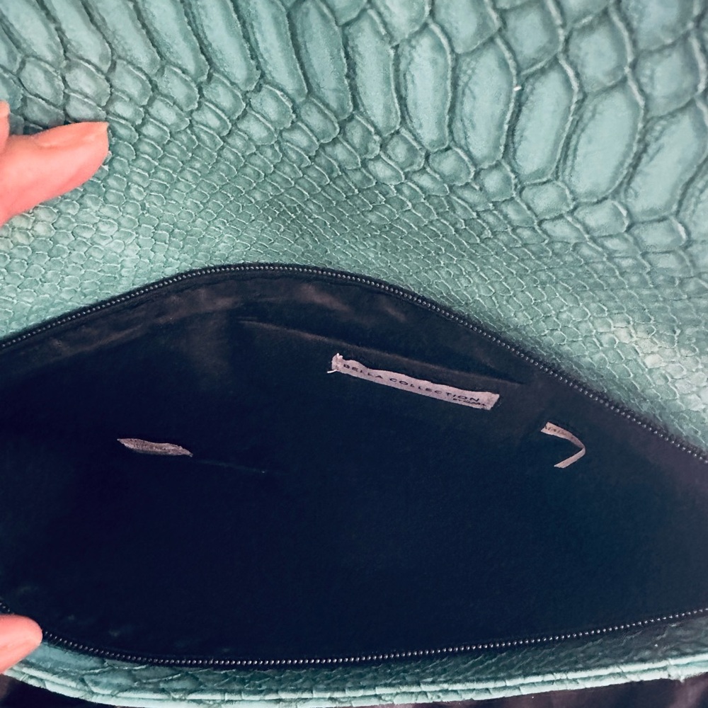 Luxury Turquoise & Apple Green Snakeskin clutch (2) - Picture 3 of 6